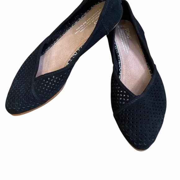 Toms Shoes - TOMS Women's Black Jutti Perforated Flats size 8 1/2